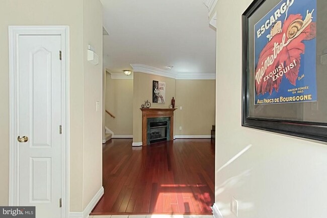 Photo - 5060 Kilburn St