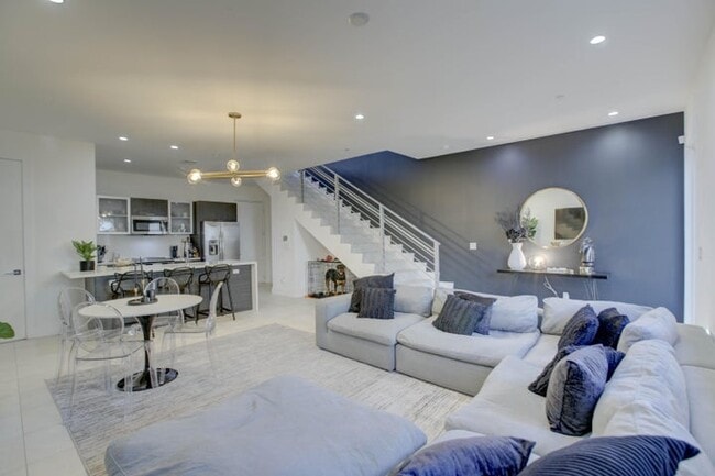 Photo - 1045 NE 18th Ave