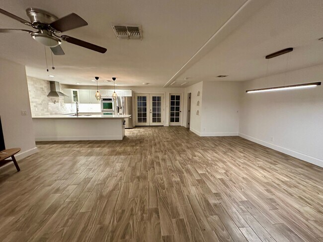 Photo - 7970 W Elm St