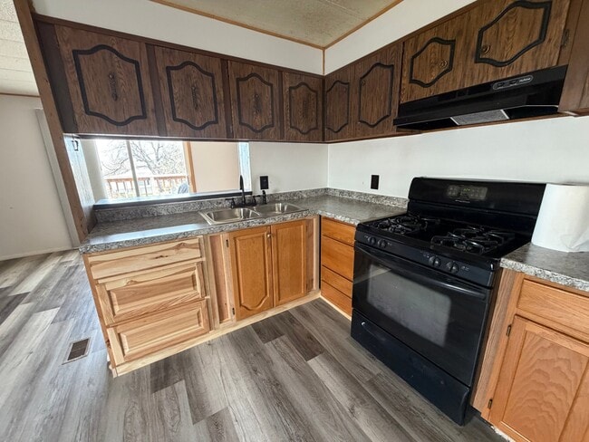 Photo - 227 4th St N