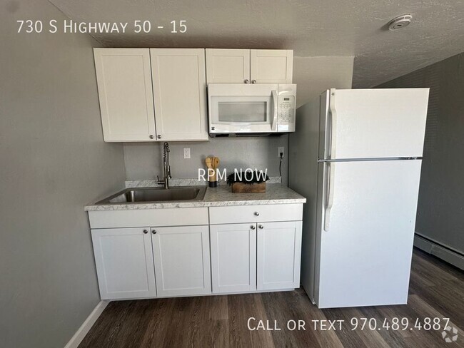 Building Photo - Updated Unit 15 Rental