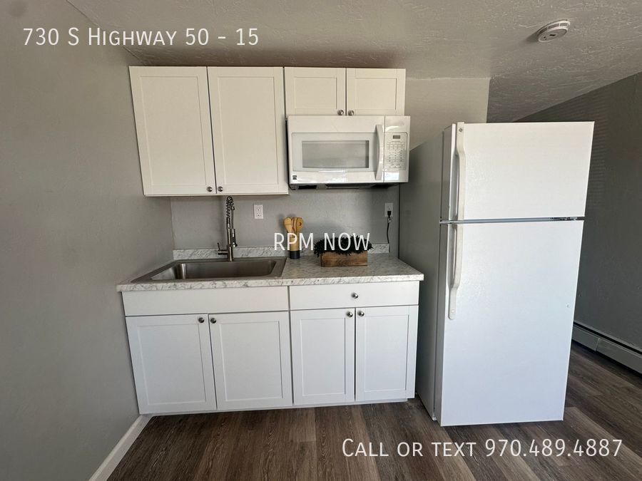 Updated Unit with Hard floors! Utilities i... - Updated Unit with Hard floors! Utilities i... Apartamento Unidad 15