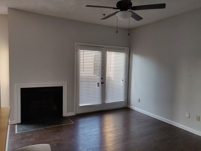 Living - 9747 Whitehurst Dr Unit 157