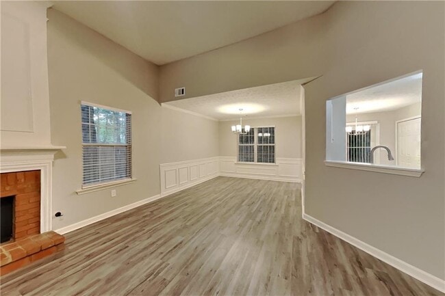 Photo - 1517 Galewood Cir NE