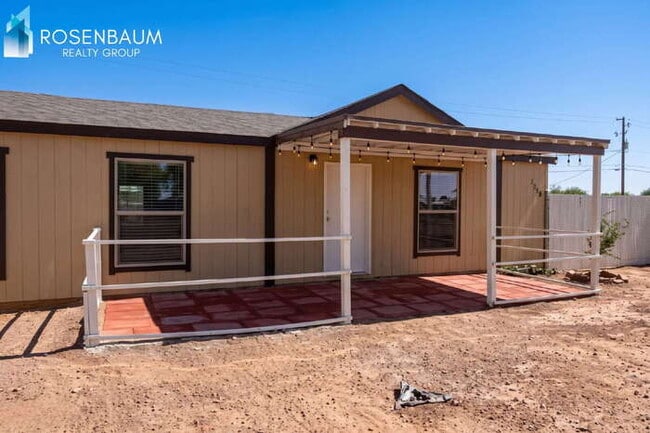 Building Photo - Beautiful 3 bedroom, 2 bathrooms home with plenty space to grow!
