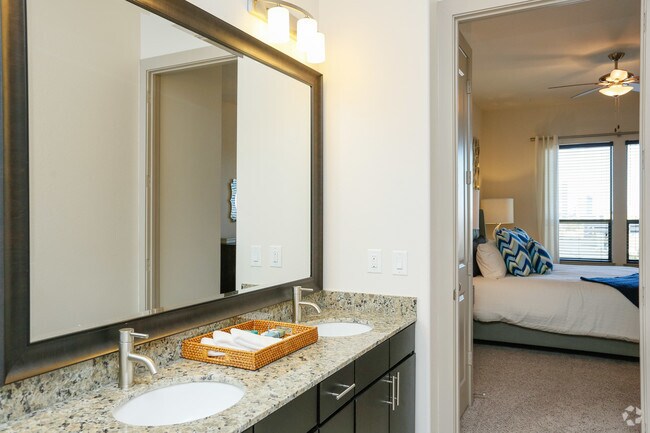 Photo - Midtown on the Rail