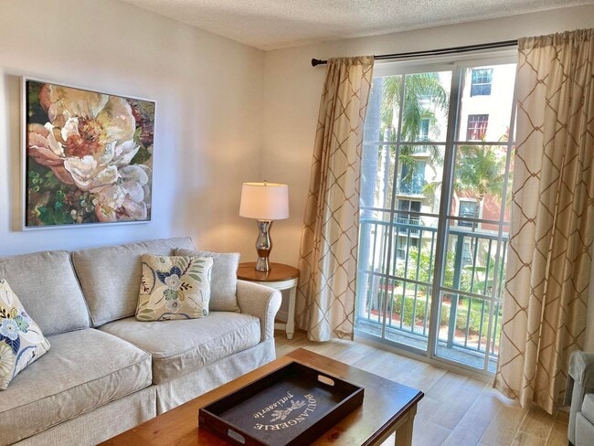 Photo - 720 S Sapodilla Ave
