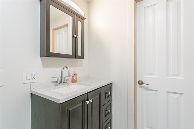 Building Photo - 6776 Ann Lee Dr