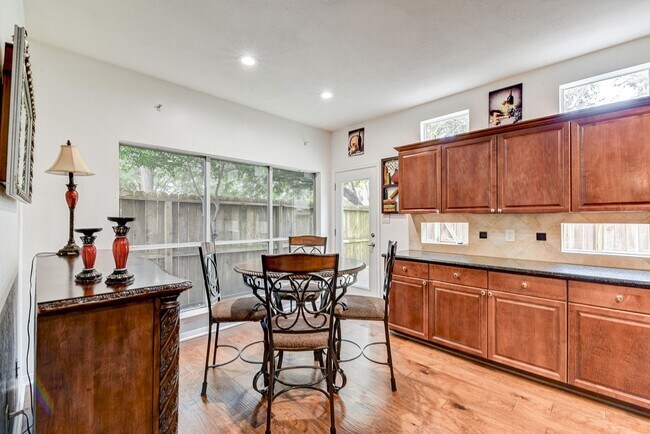 Photo - 10222 Thornleaf Ln