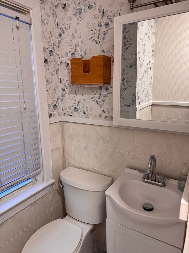 Photo - 220 Park Ave