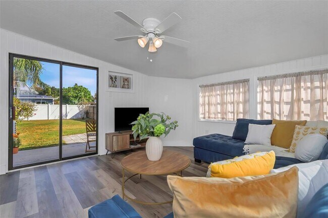 Photo - 676 Orangewood Dr