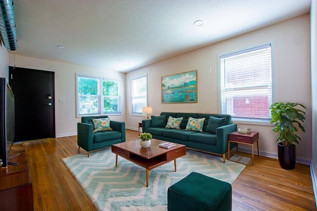 Building Photo - 116-118 N 32nd Avenue Unit 116 N 32nd Avenue #1