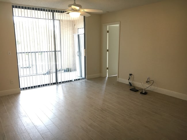 Living Room - 13561 Eagle Ridge Dr Unit 1023