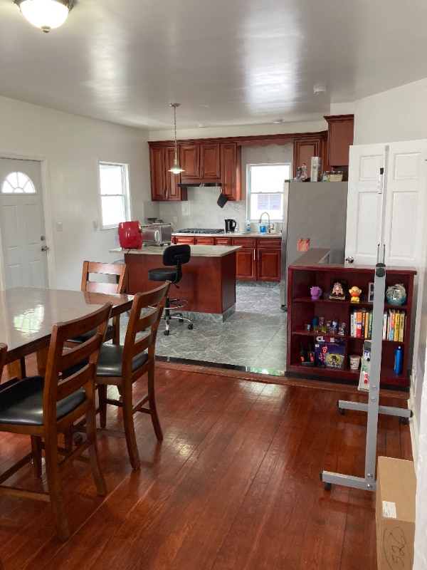 72 Standish Ave