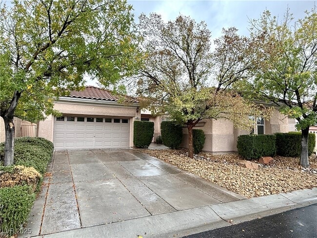 Building Photo - 320 Corsicana St