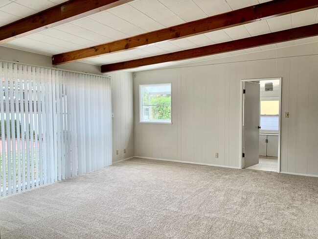 Photo - La Mesa - 3 Bedroom/2 bath House PLUS Detached Bonus Room, Garage and W/D