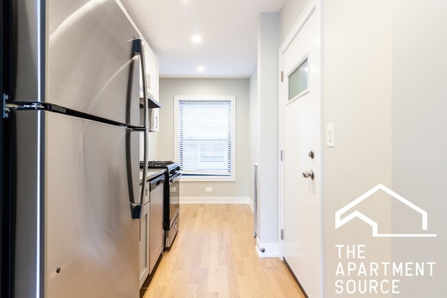 Photo - 516 W Cornelia Ave Unit 209