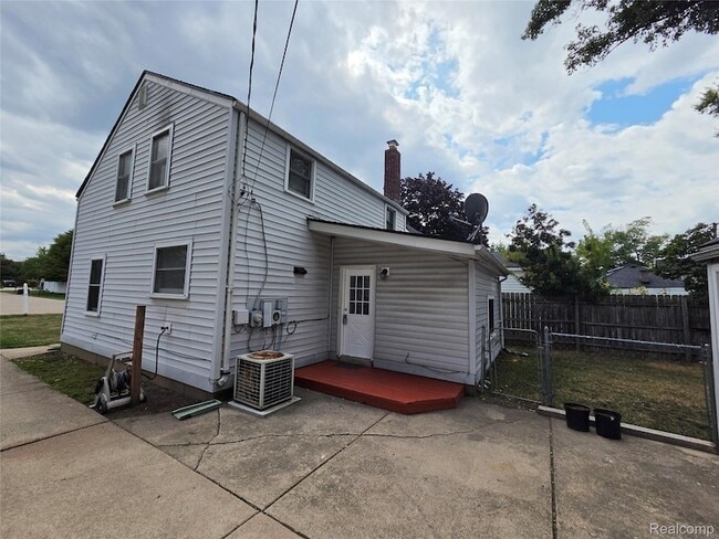 Photo - 1031 Arthur Ave