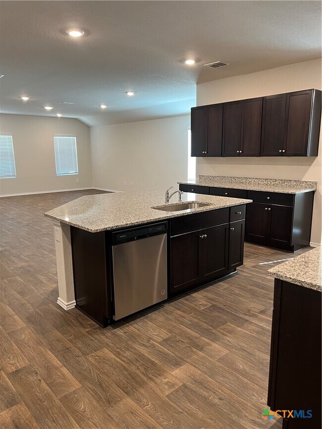 Photo - 937 Armadillo Dr