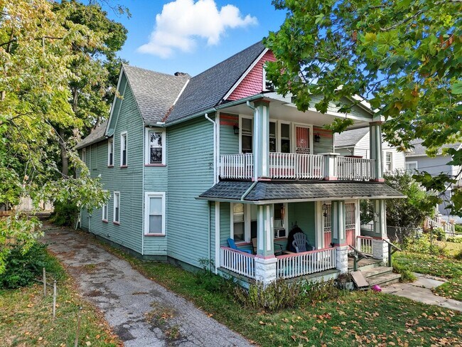 Photo - 1714 Castle Ave Unit 2