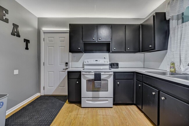 Building Photo - 7345 Penrose St Rental
