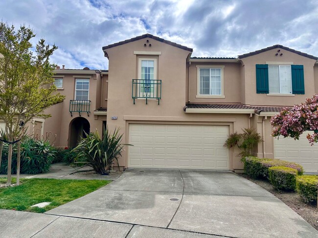 $3990 / GORGEOUS 3 BEDROOM HOME IN PALAMAR... - $3990 / GORGEOUS 3 BEDROOM HOME IN PALAMAR...