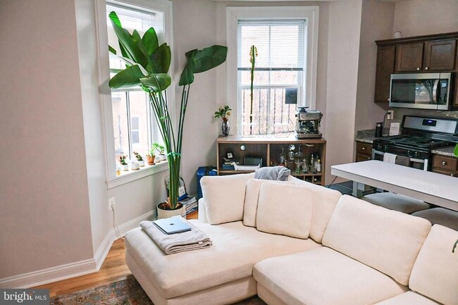 Building Photo - 1734 Bolton St