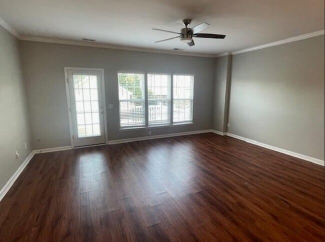 Photo - MOVE IN SPECIAL! $200 OFF FIRST MONTHS REN...