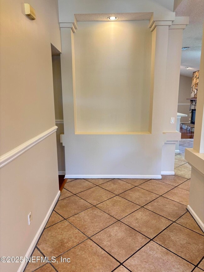 Photo - 8984 Bridgecreek Dr W