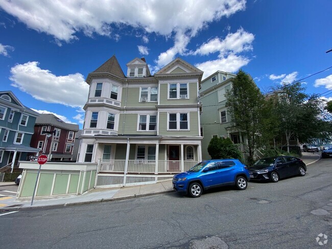 Building Photo - 3 Bedroom Rental