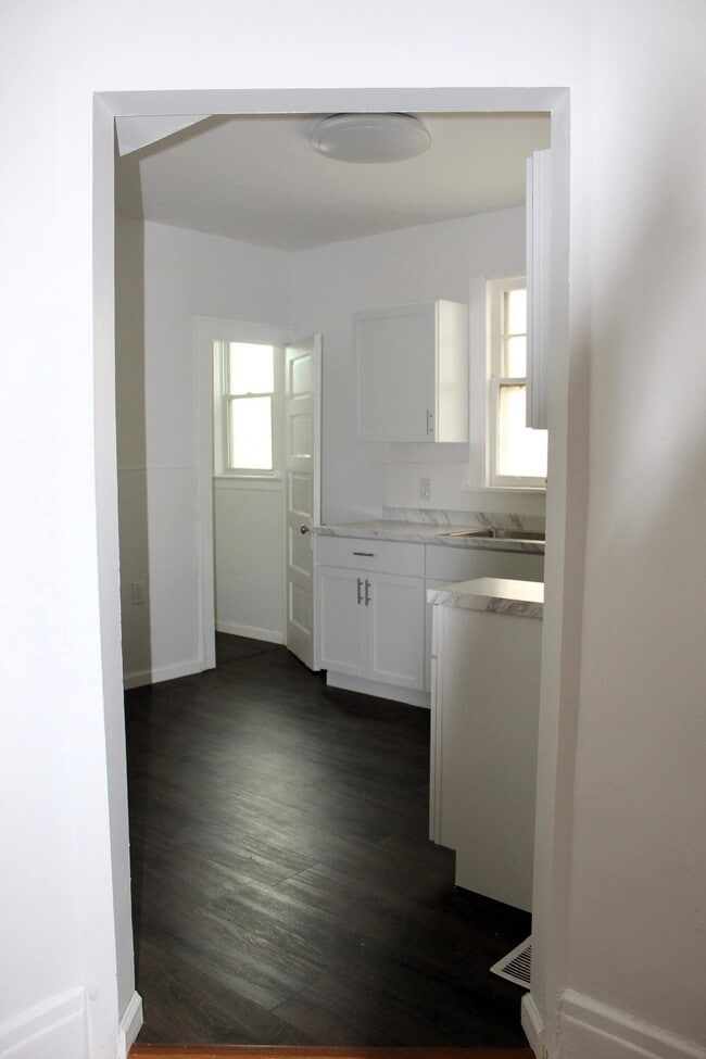 228 Weiss St Unit Lower