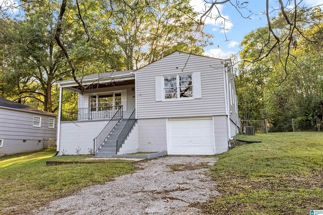 Photo - 932 5 Mile Rd