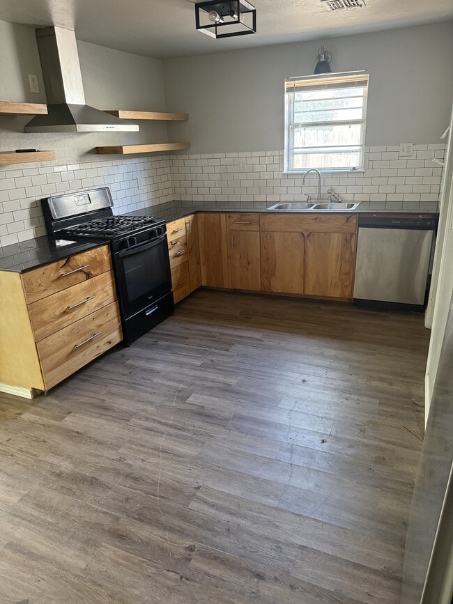 Photo - 507 Meadow Lake Dr