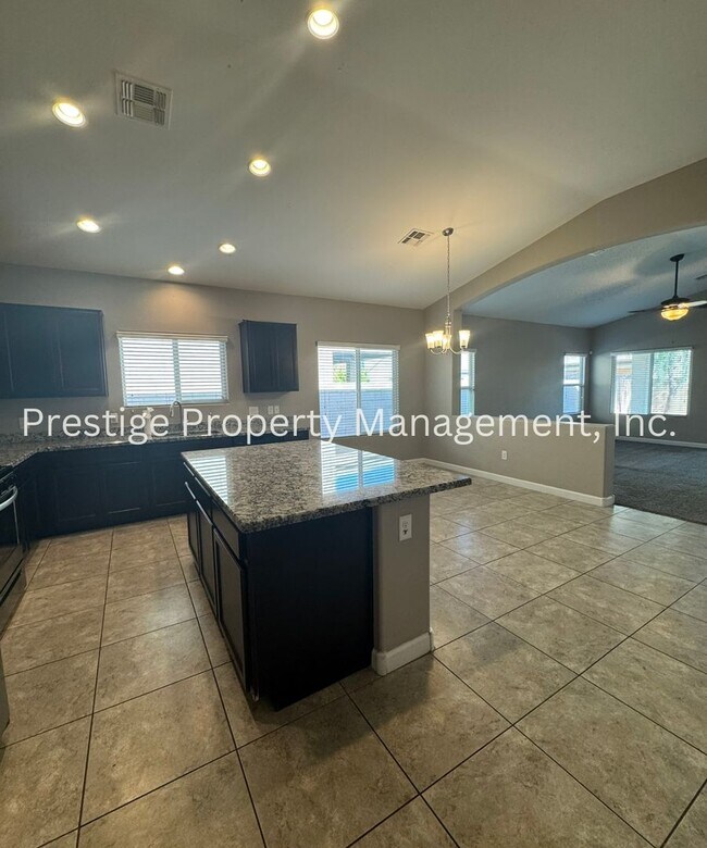 Photo - Spacious 4+Den/3 Northwest Home!