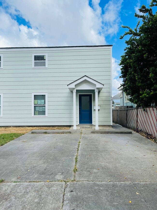 Building Photo - 619 Lavoisier St Rental