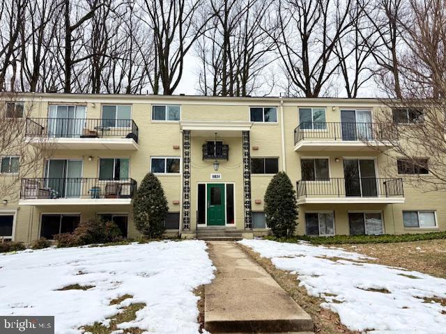 Building Photo - 10624 Kenilworth Ave Unit 102