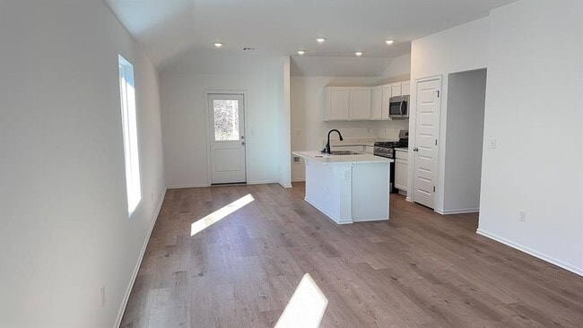 Photo - 3305 Little Creek Dr