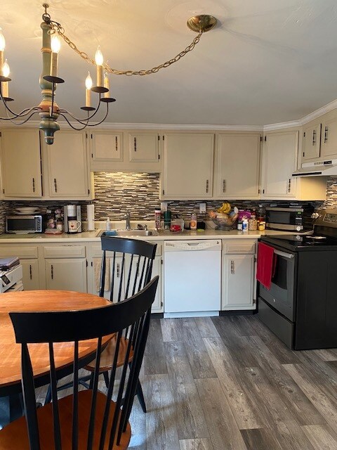 Photo - 230 Byers Rd