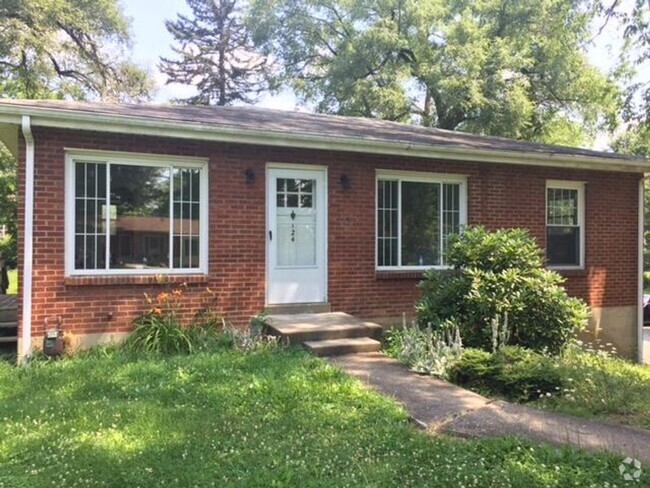 Building Photo - 3 bedroom, 1 bathroom in Peters Township Rental