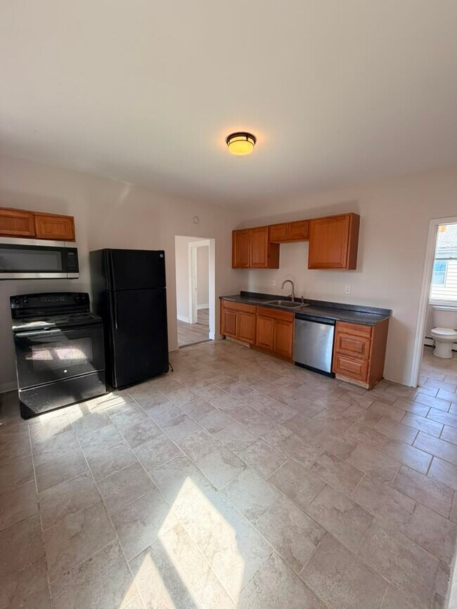112 2nd Ave Unit 112 2nd Ave #2,