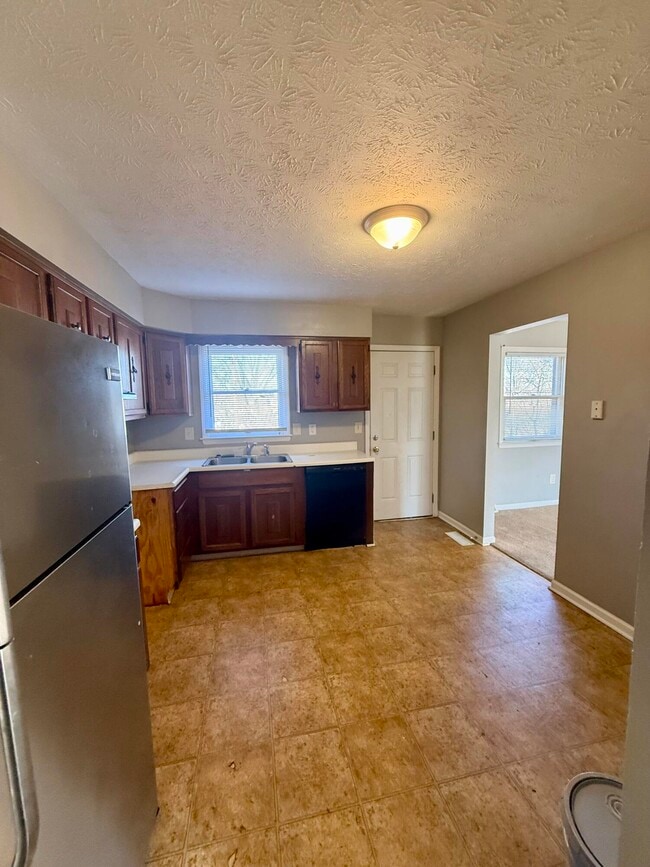 Photo - 388 S Eagle Creek Dr