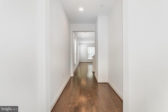 Building Photo - 3257 Lark Wy