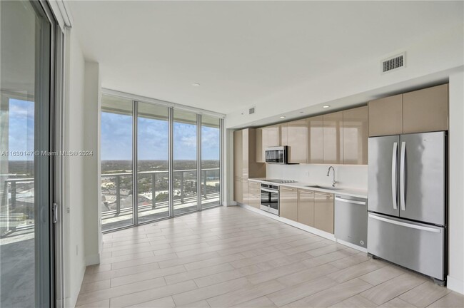 Photo - 2000 Metropica Wy Condo Unit 2110