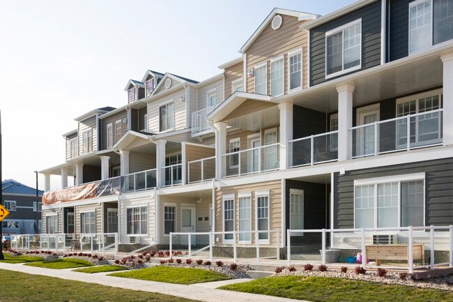 Building Photo - Element on Eaglewood
