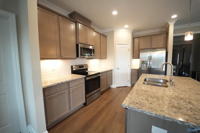 Photo - 204 Joan Cir