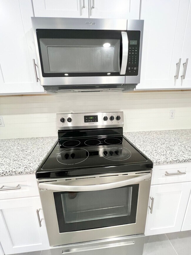 5867 Poplar Hall Dr Unit A9