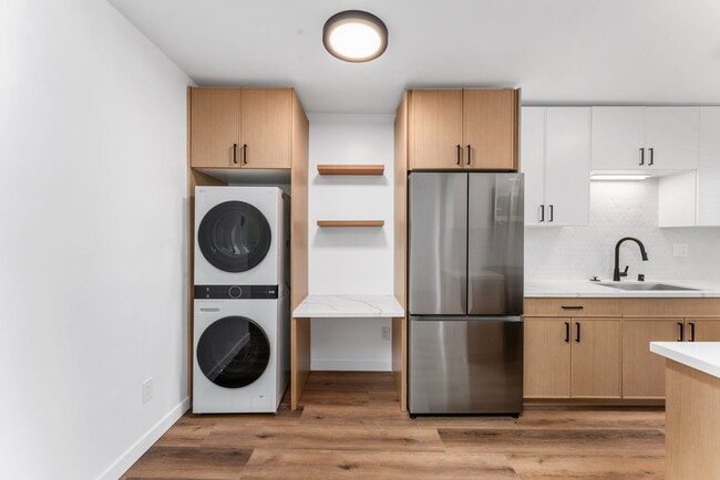 Building Photo - Swell Apartments