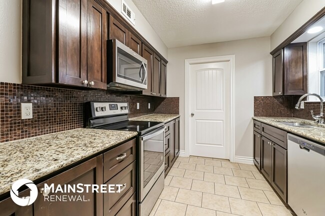 Photo - 909 Rolling Meadows Blvd