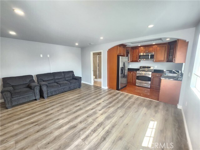 Photo - 7252 Farmdale Ave