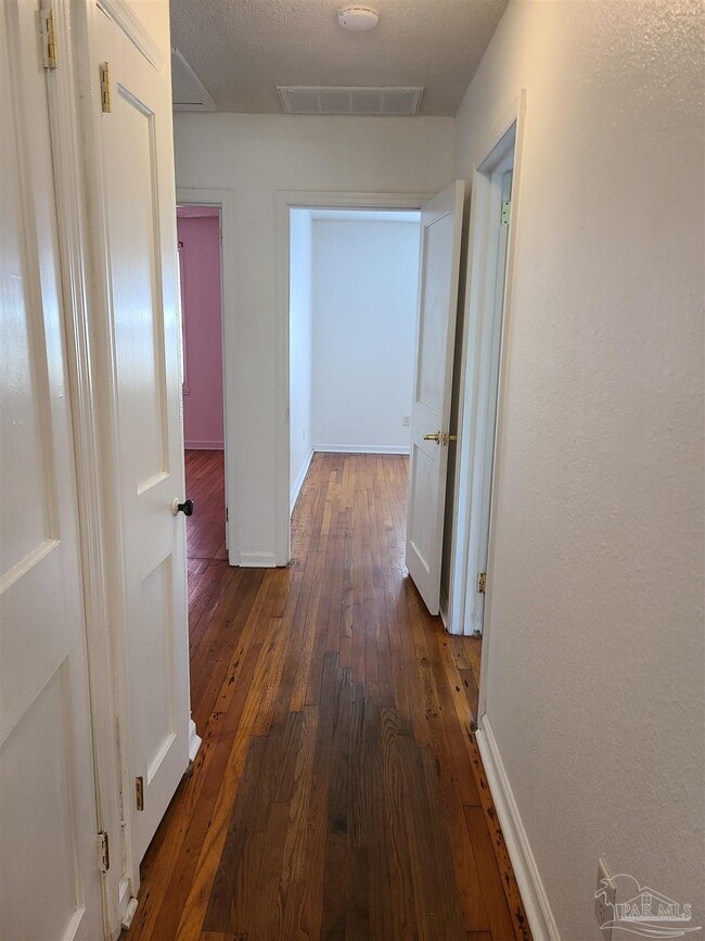 Photo - 415 Gibbs Rd